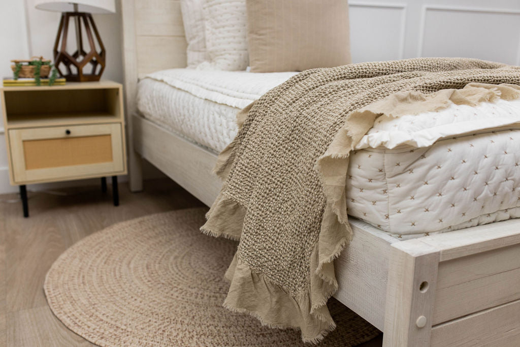 Mia Throw - Image 2