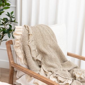Mia Throw